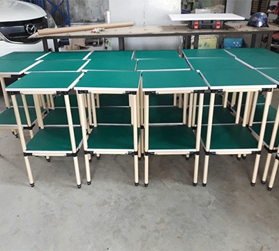 Bàn thao tác ống thép bọc nhựa 2 tầng đơn giản
