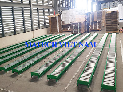 Băng tải con lăn dài 8m công ty Daikin